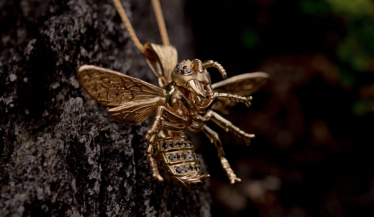 昆虫をモチーフにしたNFTアートジュエリー「All Insects(オールインセクツ)」発表展示会　GINZA SIX 5F「Saf Gallery」2022.12.26～2023.1.4開催