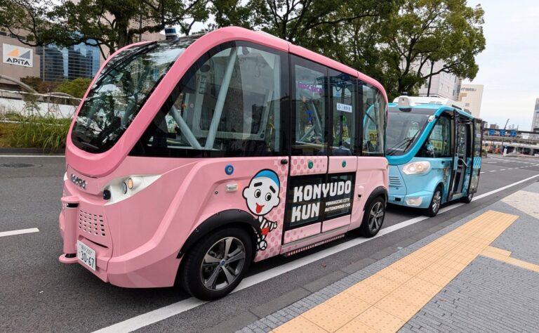 カサナレとマクニカ、四日市市で自動運転EVバス実証実験実施